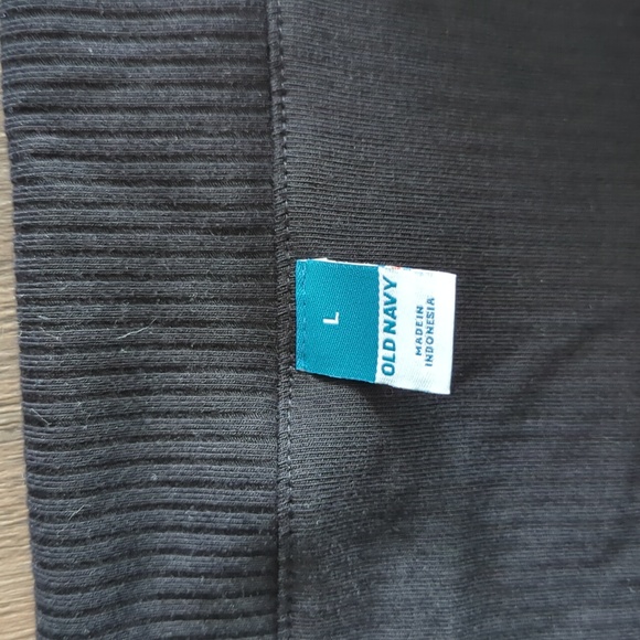 Off-Shoulder Black Ribbed Top - Picture 2 of 3